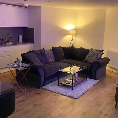 Bank/Monument Apartment
